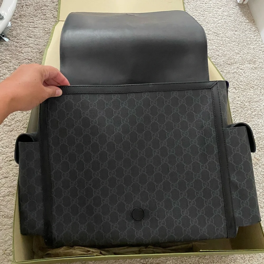 GUCCI GG Supreme Monogram Web Leather Adjustable Messenger Diaper Bag Black Red - Picture 2 of 10